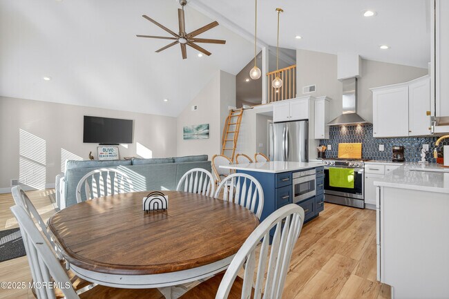 Building Photo - 3255 Goa Way