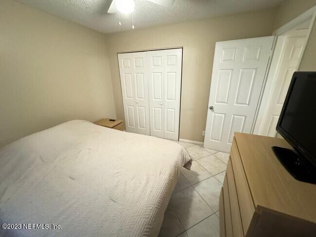 Building Photo - 8820 Royal Palm Blvd