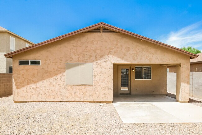 Building Photo - 4883 E Meadow Lark Way