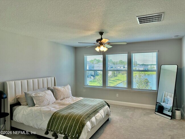 Building Photo - 124 Killarney Ave