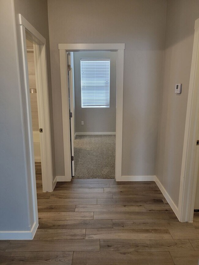 Building Photo - Beautiful 3 bedroom/2 Bath Home!