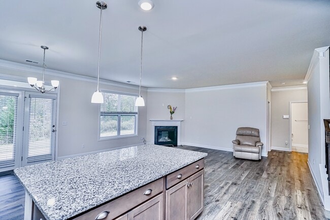 Building Photo - 716 Paxton Rose Dr