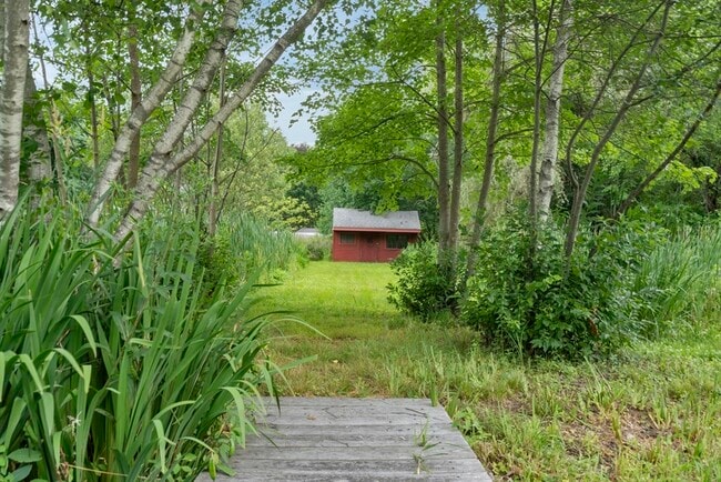 Building Photo - 104 Mishawum Rd