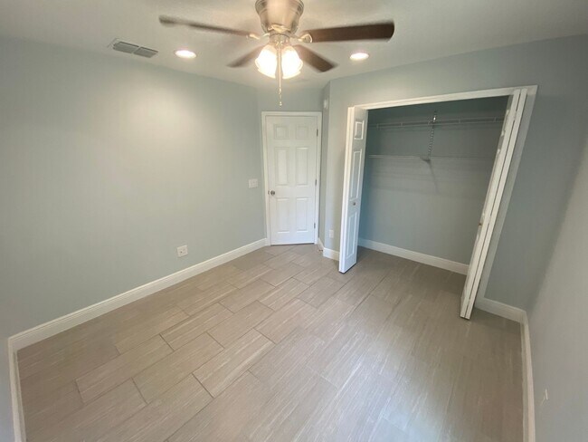 Building Photo - Beautiful, Newer Constructed, Unfurnished, Family Friendly, ANNUAL LEASE In Summerfield
