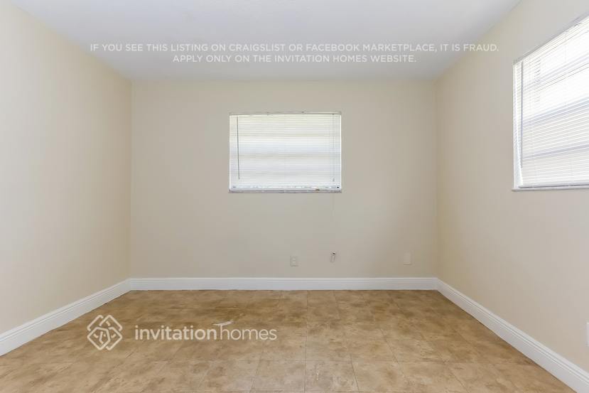 Building Photo - 7441 Douglas St