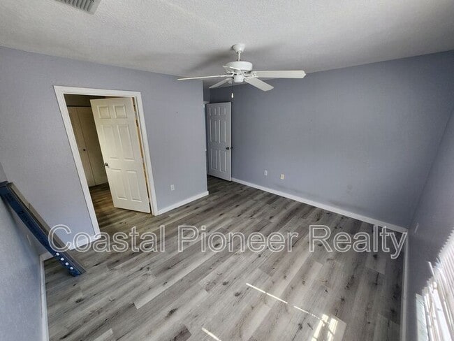 Building Photo - 9232 Lake Chase Island Way