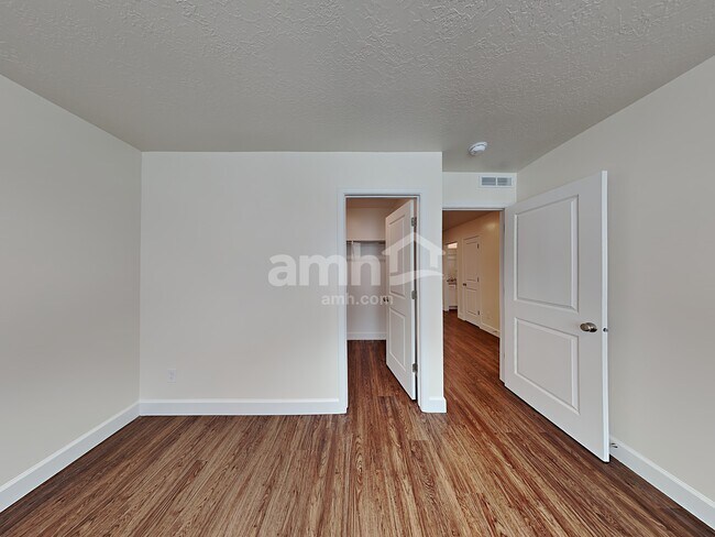 Building Photo - 1184 N Wagon Way