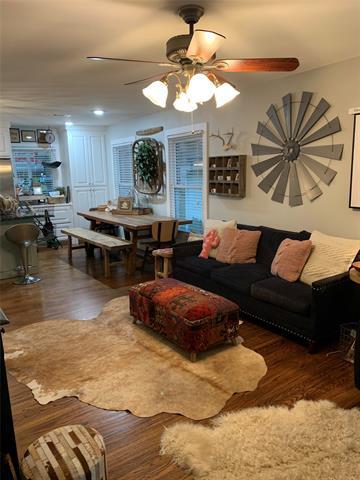 Building Photo - 106 S Clark St