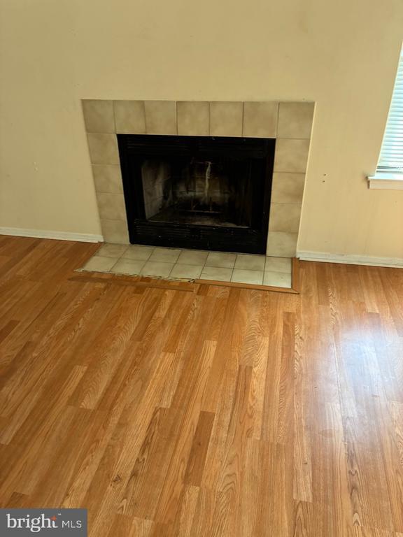 Building Photo - 8265 Londonderry Ct