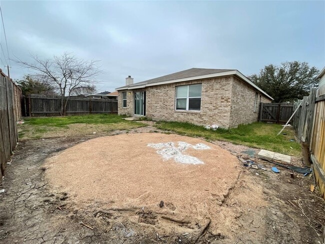 Building Photo - 14805 Lantern Dr