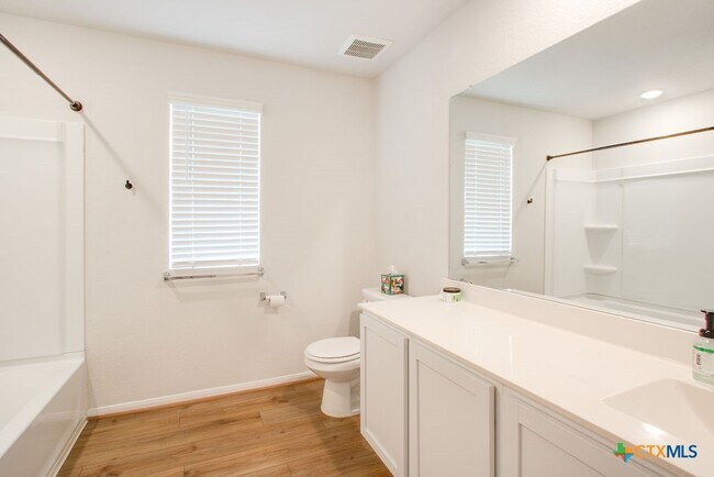 Building Photo - 324 Kenai Dr