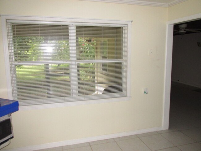 Building Photo - 3/1 on 2+ acres in St Cloud for Rent!