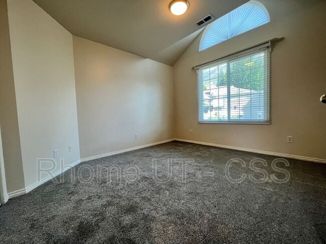 Building Photo - 2041 E Windsor Oak Cv