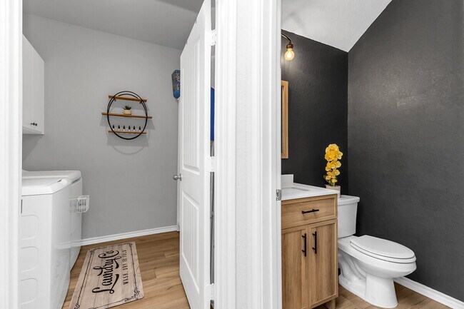 Building Photo - ASK ABOUT FREE APPLICATIONS THROUGH AUGUST!  "Spacious 6-Bedroom Retreat with 3.5 Baths and Over ...