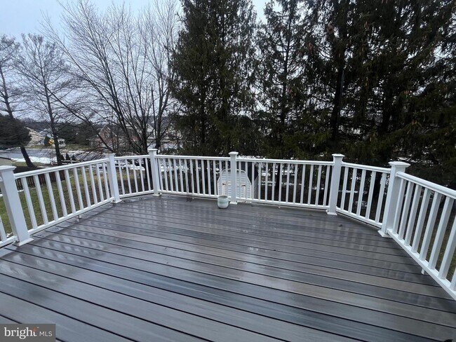 Building Photo - 2212 Historic Dr