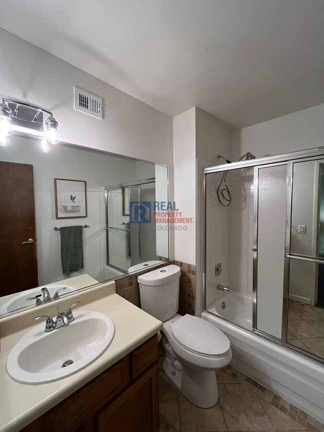 Building Photo - 3344 S Ammons St