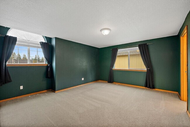 Building Photo - Spacious 4-Bedroom Olympia Home with A/C, Stunning Accents & Walk In Pantry!