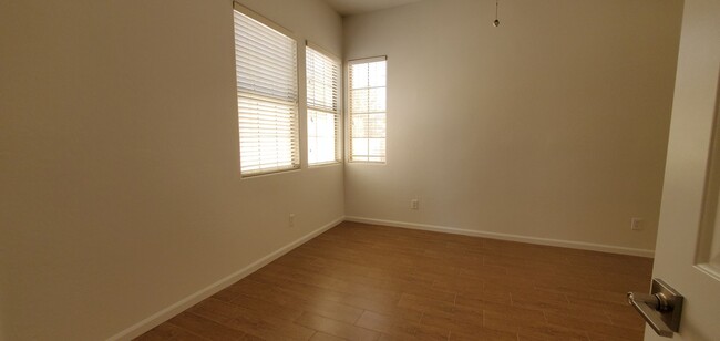 Building Photo - 11351 N 78th St