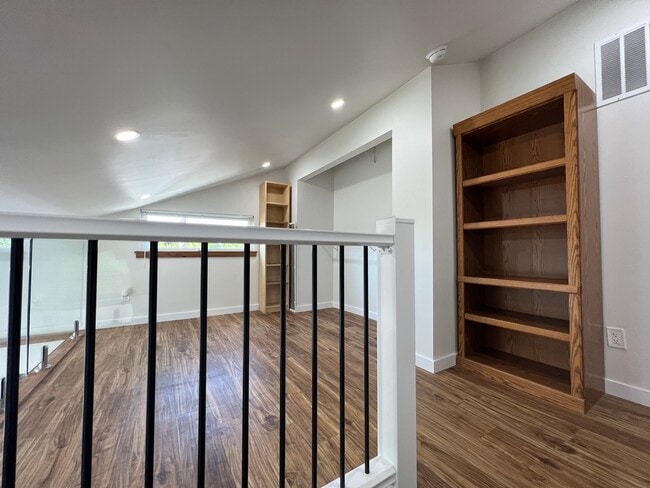 Loft area - 4529 Valencia Dr