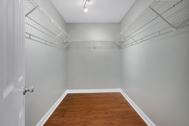 Building Photo - 103 Winding Trail