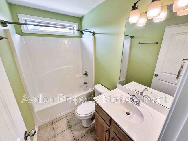 Building Photo - 2435 Manor View