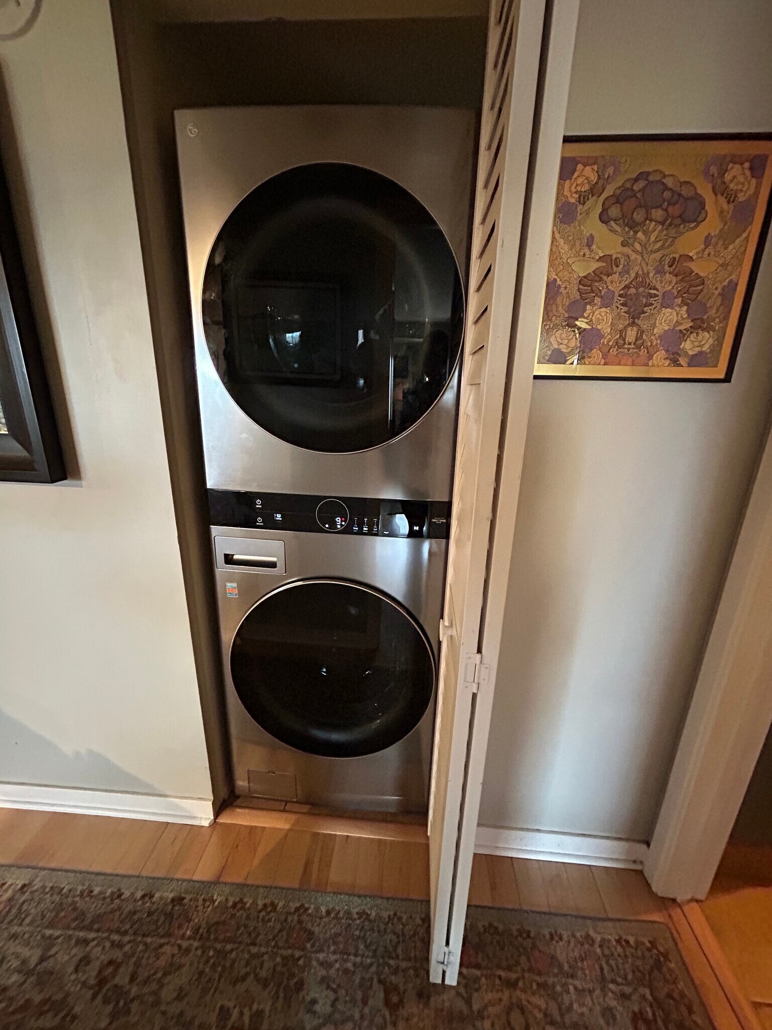 Brand new washer/dryer in unit - 110 1st Ave NE