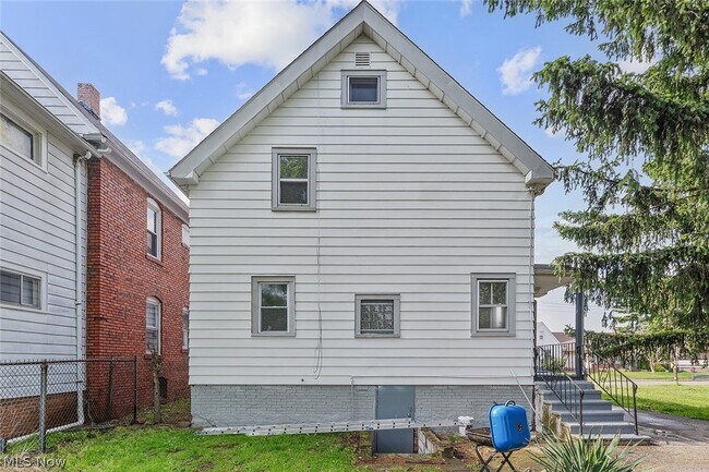 Building Photo - 4512 Oak Park Ave
