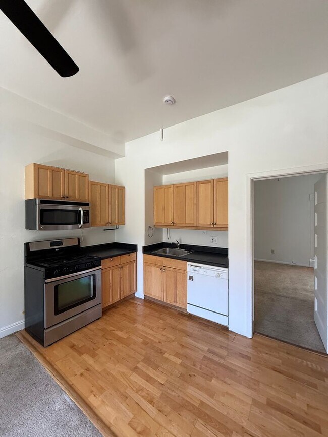 Building Photo - 1334 N Downing St