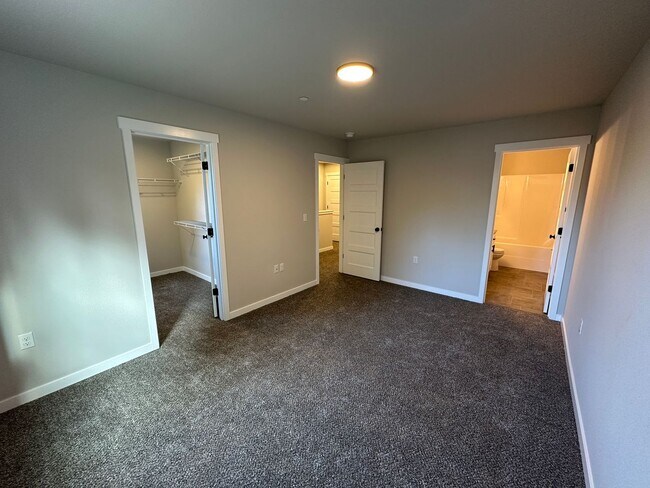 Building Photo - 1816 chipman St SE