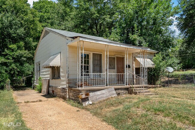 Building Photo - 3410 Jackson St