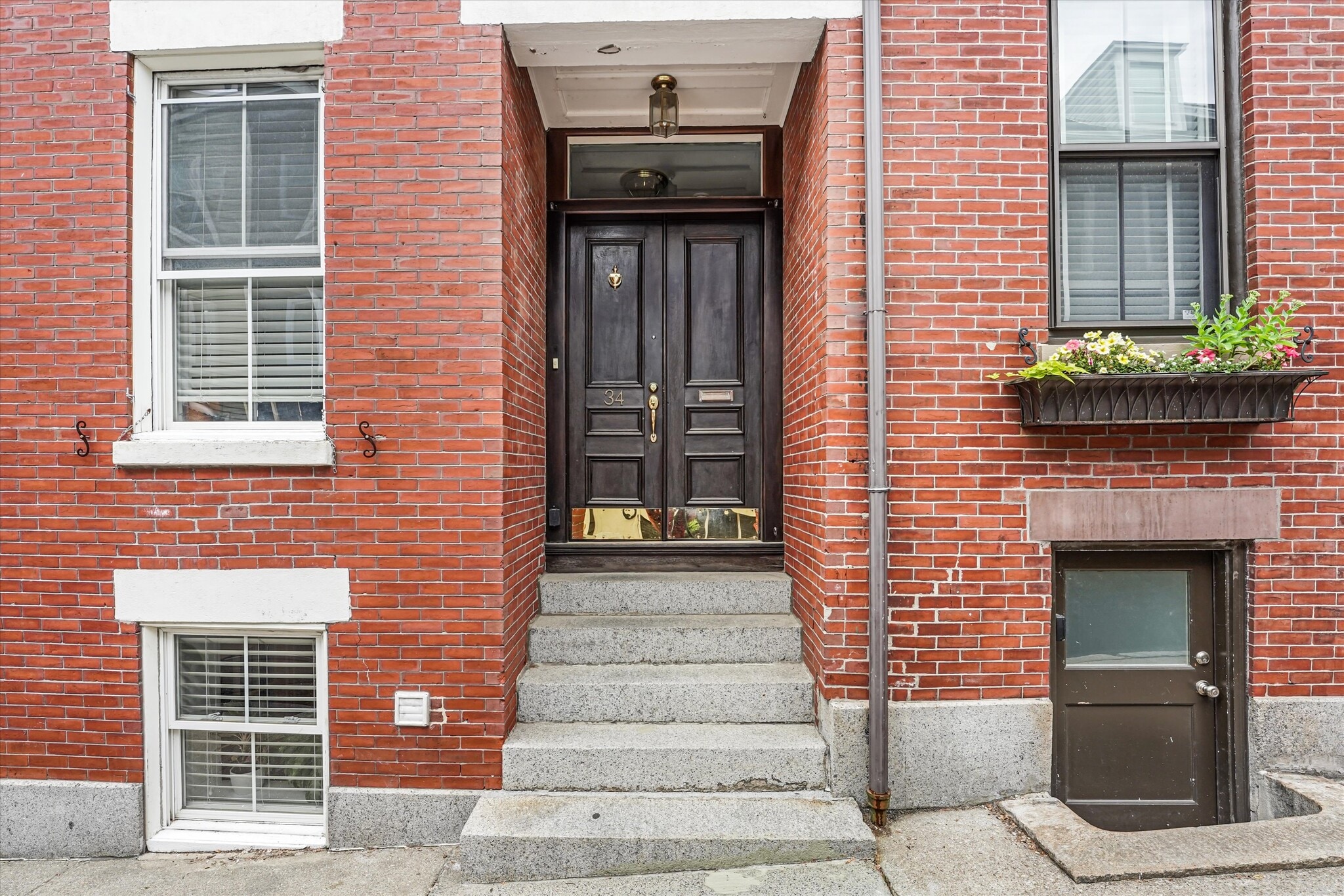 Building Photo - 34 Soley St