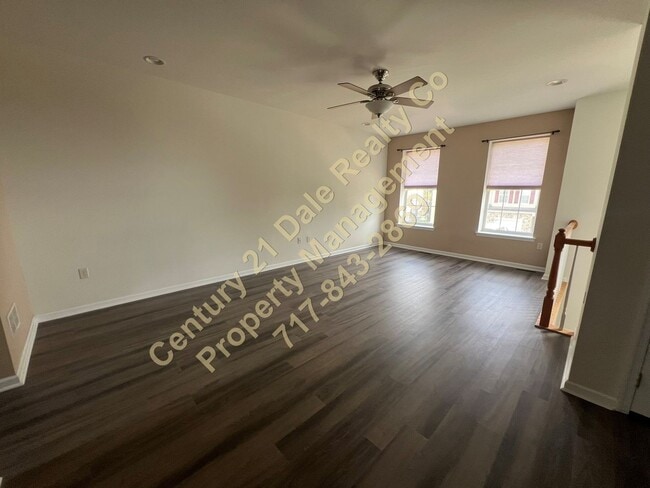 Building Photo - Beautiful 3 BR, 2.5 Bath home in Woodcrest Hills Condo located in Central York School District