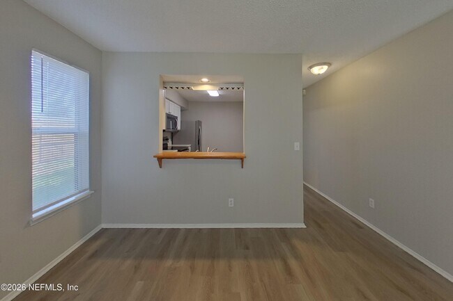 Building Photo - 606 Radnor Ln
