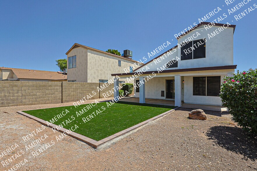 Building Photo - 4018 W Camino Vivaz