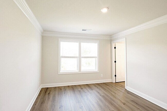 Building Photo - 2229 Leeham St