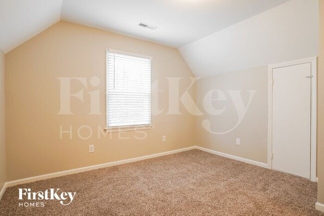 Building Photo - 5001 Trellis Ct N