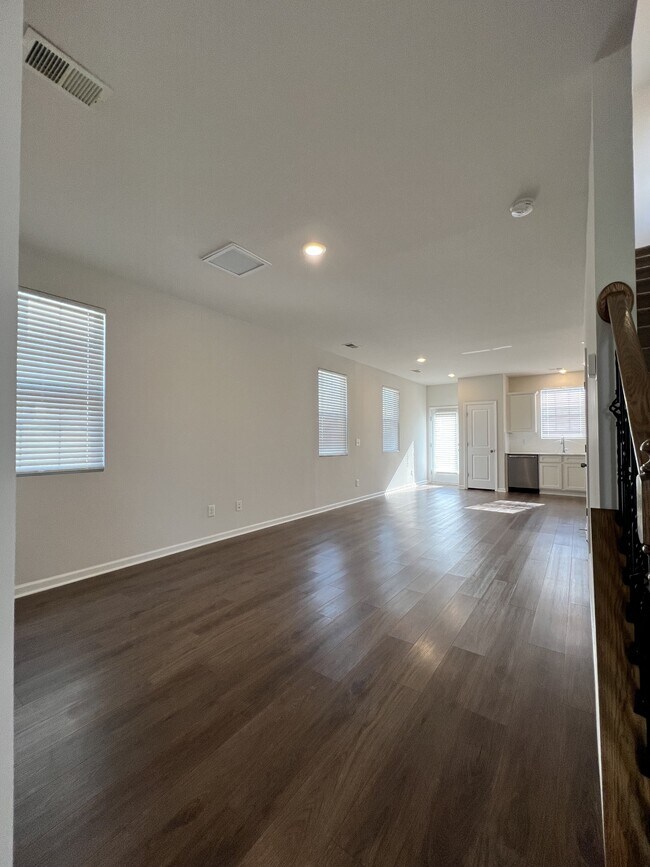 Building Photo - 199 Kitti Wake Dr