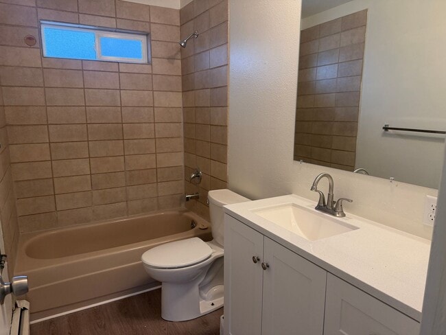 Building Photo - 325 NW 4th St