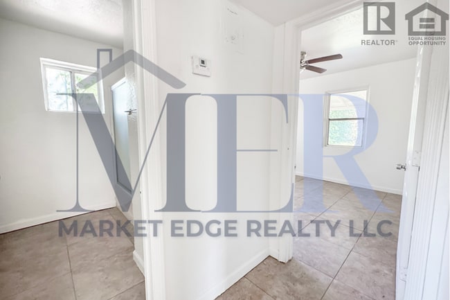 Building Photo - 2Bed/1Bath Home 24th St/Thomas Rd! $199 MOVE-IN SPECIAL! Ready for Immediate Move-In!