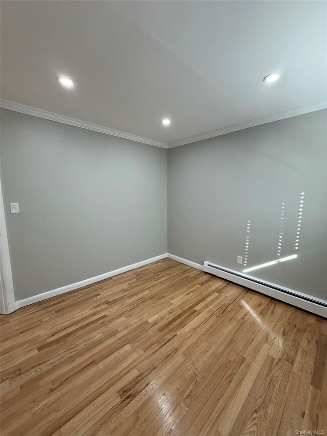 Building Photo - 44 Pine St