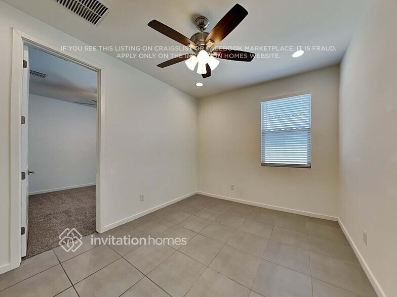 Building Photo - 17705 W Pinnacle Vista Dr