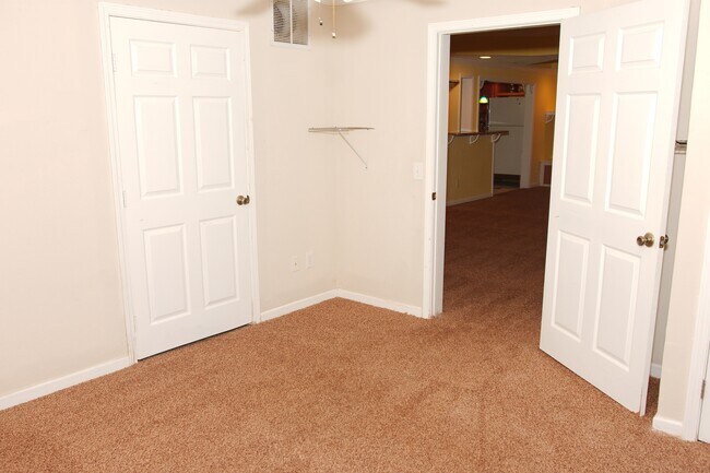 Building Photo - 2927 Arbor Creek Ln