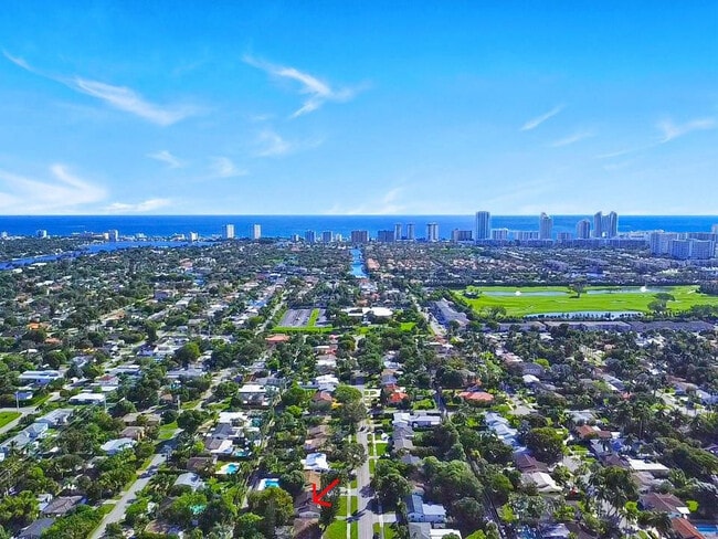 Building Photo - 1535 Plunkett St