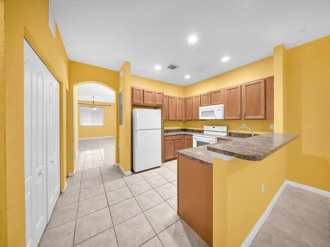 Building Photo - 21223 NW 14th Pl