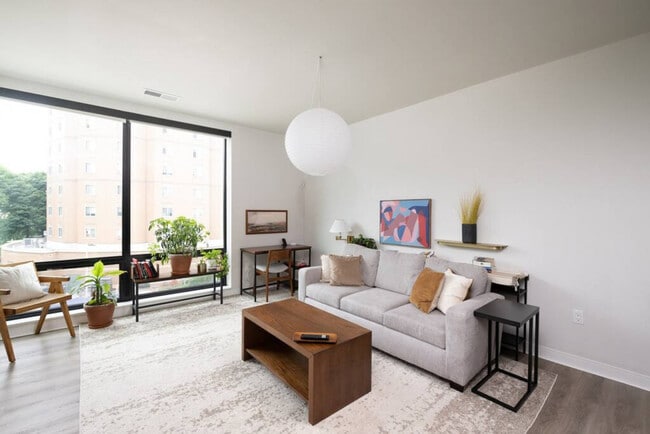 Building Photo - 1632 N Franklin Pl