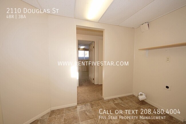 Building Photo - 2110 Douglas St