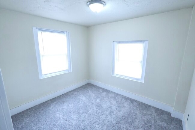 Building Photo - 555 Brittain Rd