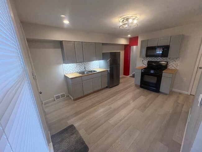 Building Photo - 429 Monongahela Ave