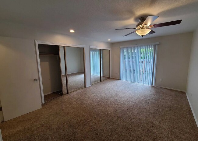 Building Photo - New Carpet! Fresh Paint - Well-maintained home in established neighborhood