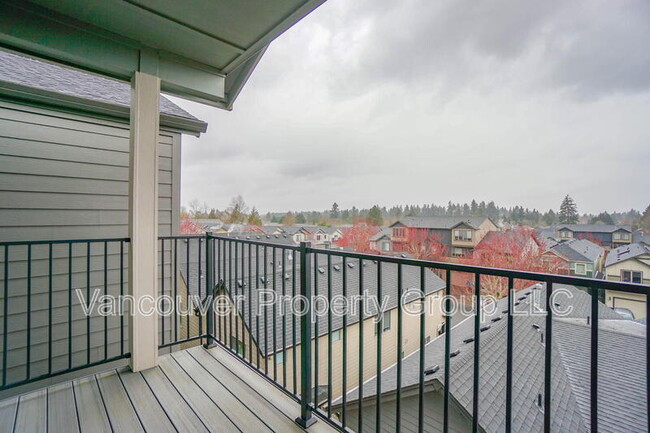 Building Photo - 13010 NE 24th Cir